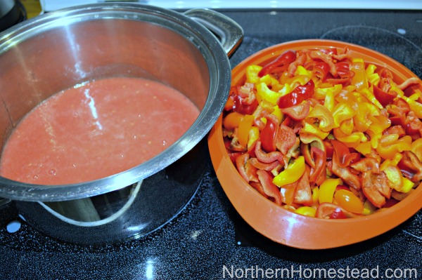Lecho, canned bell peppers recipe