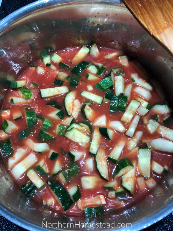 Canned Cucumber and Tomato Lecho Recipe - Northern Homestead