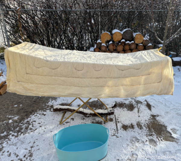 Hand wash a wool comforter